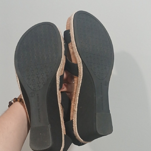 Women's Black Wedge Sandals, Gentle Used, Excellent Conditions, Sz 9 - Picture 4 of 9